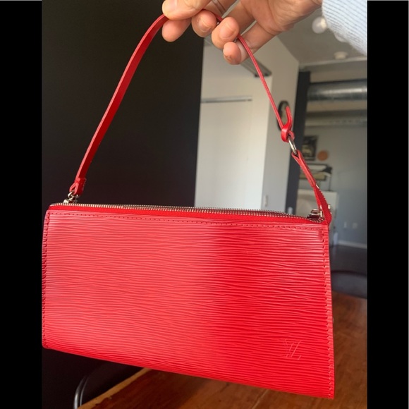 Louis Vuitton Epi Pochette Accessories with extender - Picture 4 of 7